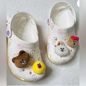 Crocs clogs with plush jibbitz